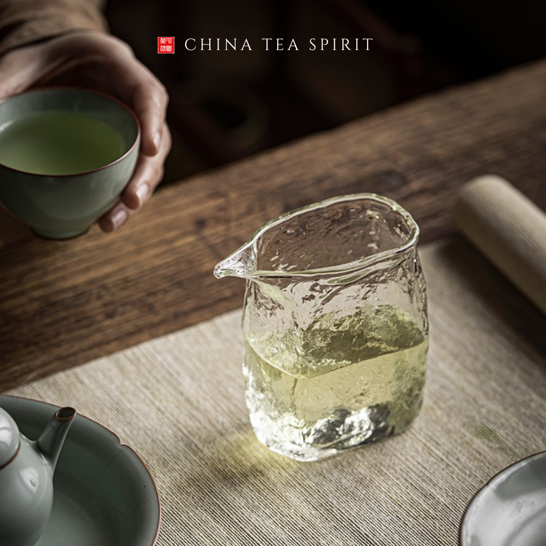 Glass gong dao bei used as a fairness pitcher in gongfu tea