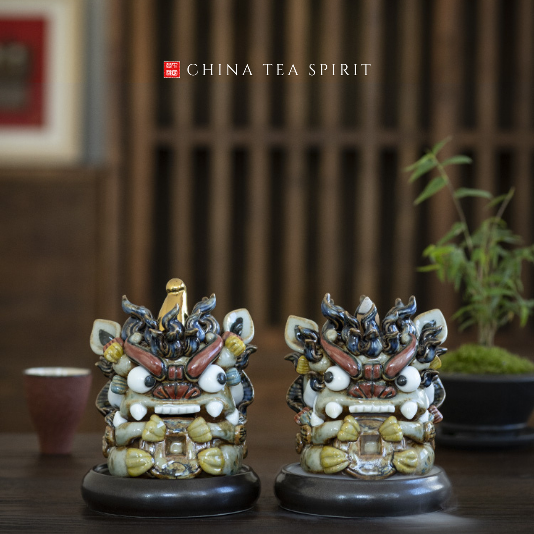 Ceramic interpretation of the Chinese mythical beast Suanni