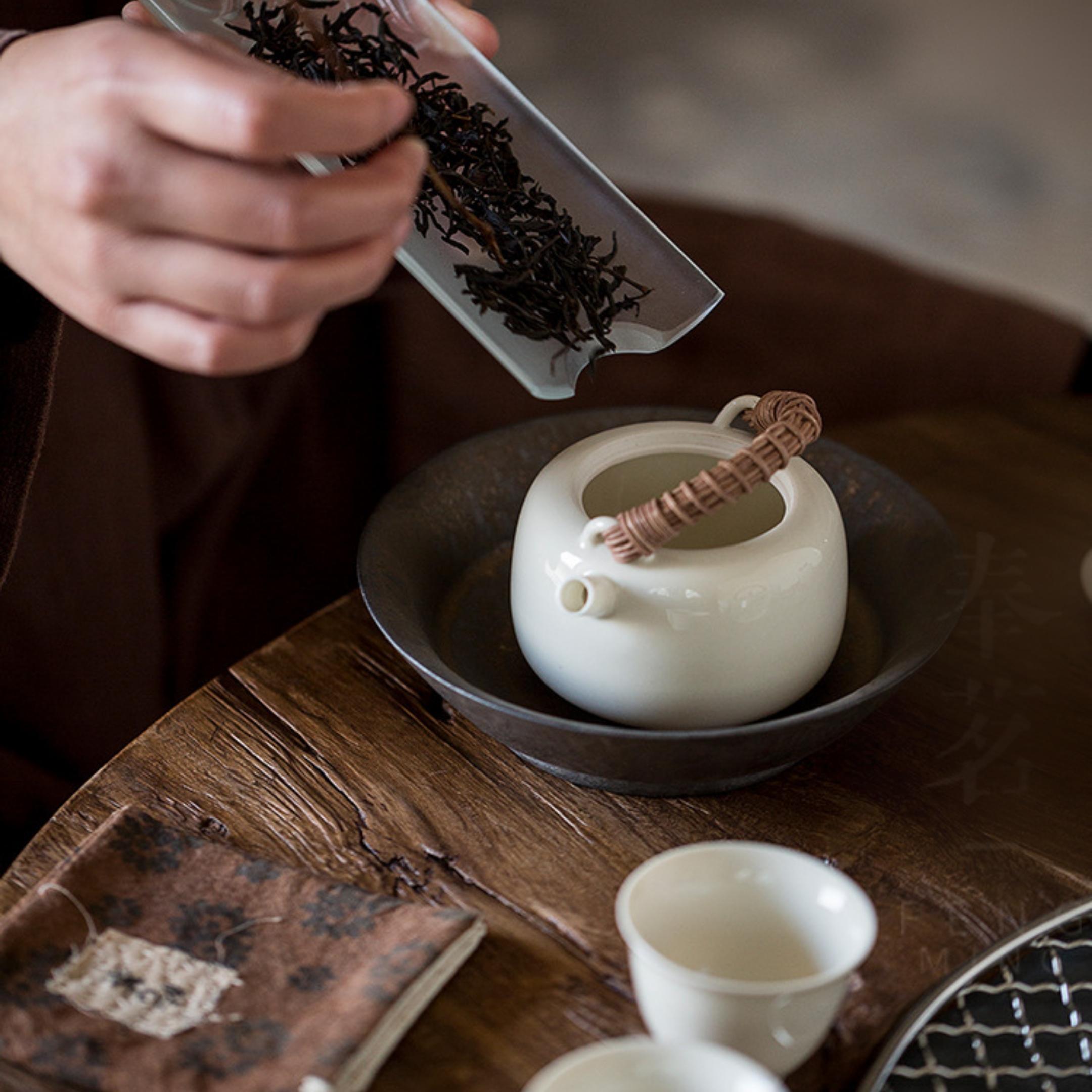 Rattan Handle Milky White Ceramic Kung Fu Teapot China Tea Spirit