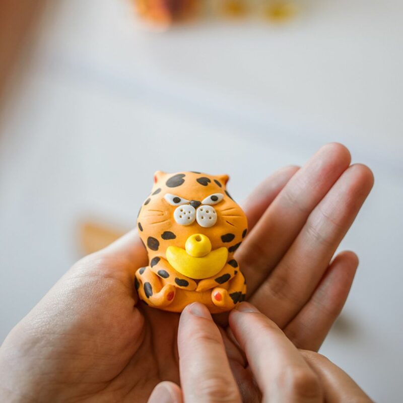 Handmade Ceramic Cute Baby Leopard Wealth Attracting Tea Pet
