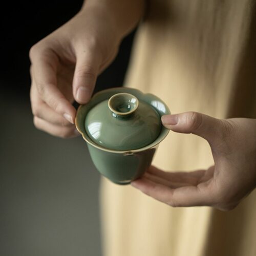 Yue Ware Ceramic Flower Shaped Gaiwan