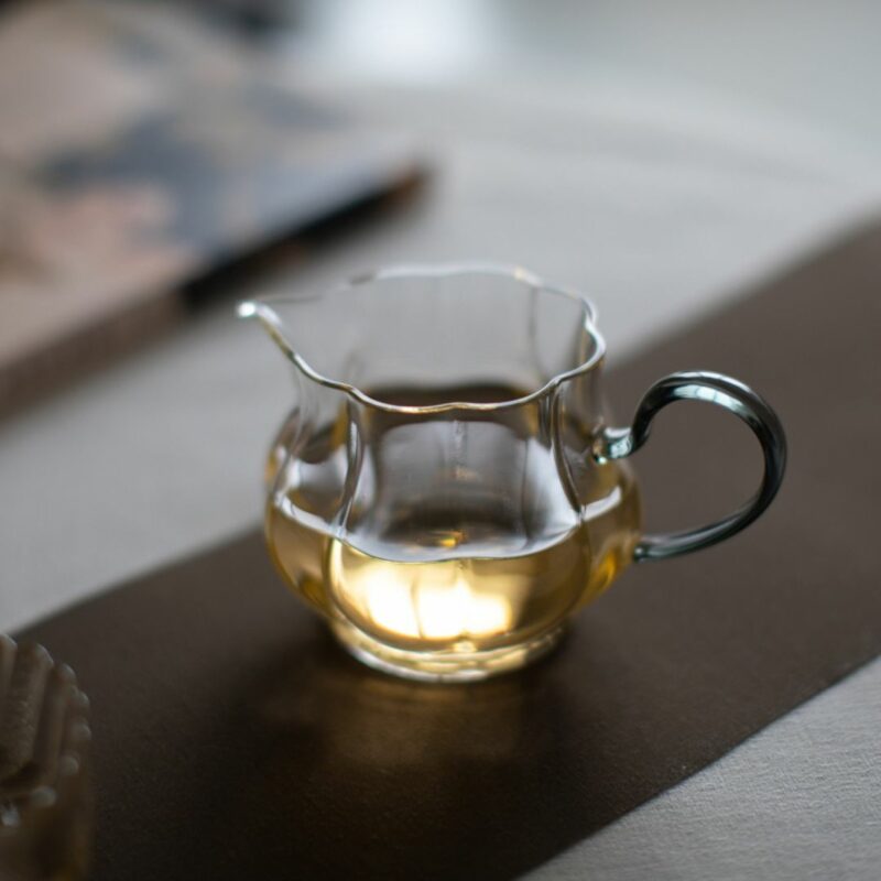 Simple Chic Glass Handle Glass Apple Shape Fair Cup Gong Dao Bei