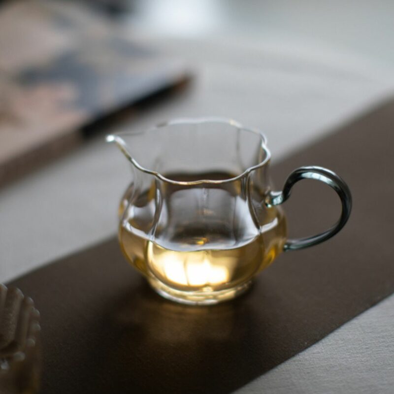 Simple Chic Glass Handle Glass Apple Shape Fair Cup Gong Dao Bei