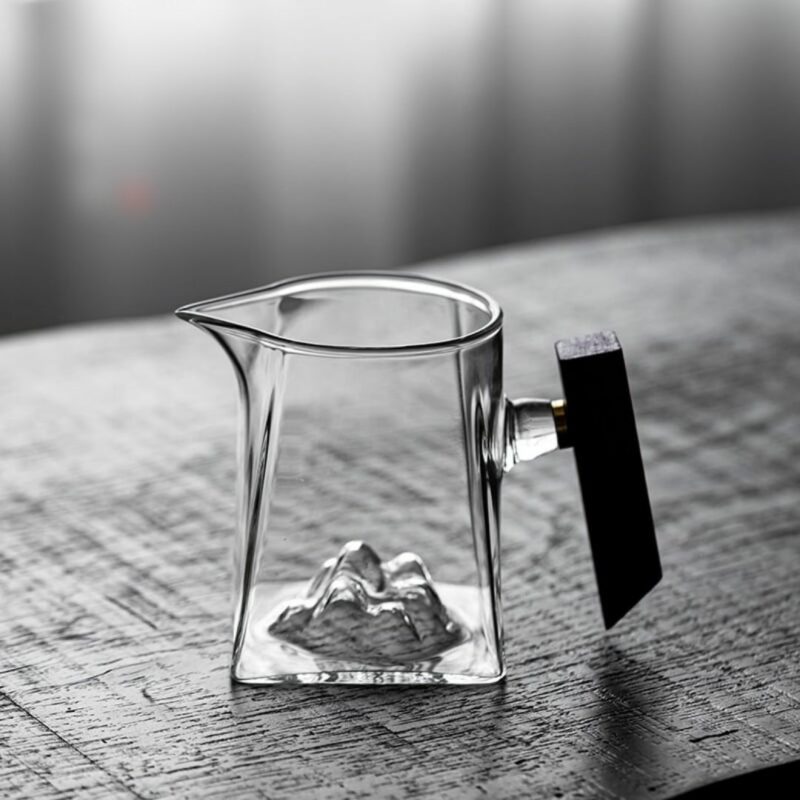 Wood Handle Thickened Glass Mountain Fair Cup Gong Dao Bei