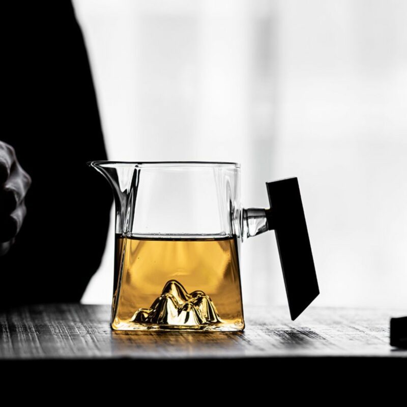 Wood Handle Thickened Glass Mountain Fair Cup Gong Dao Bei
