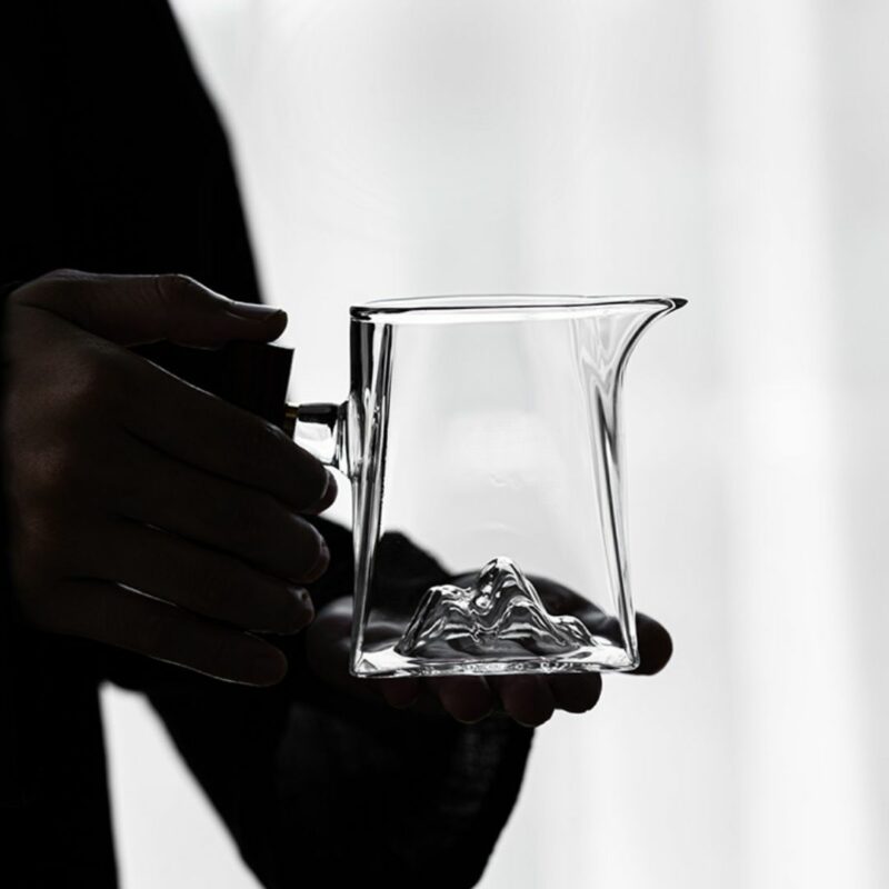 Wood Handle Thickened Glass Mountain Fair Cup Gong Dao Bei