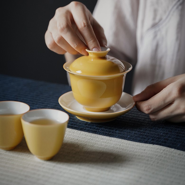 Colored Glaze Ceramic Moon Yellow 140ml Gaiwan (11) Colored Glaze Ceramic Moon Yellow 140ml Gaiwan