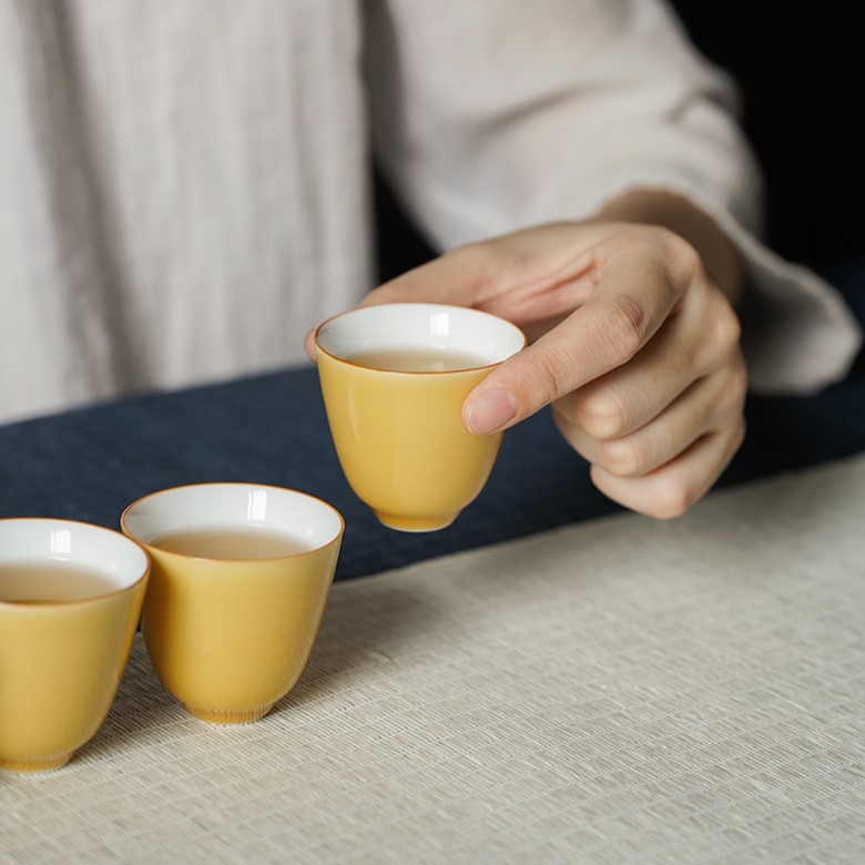 Colored Glaze Ceramic Moon Yellow 140ml Gaiwan (9) Colored Glaze Ceramic Moon Yellow 140ml Gaiwan