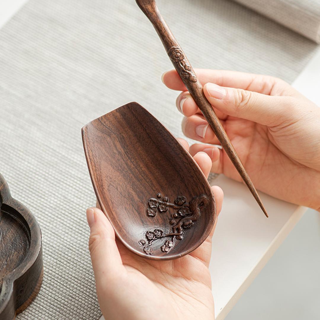 Aesthetic Walnut Plum Blossom Carving Kung Fu ChaZe - China Tea Spirit