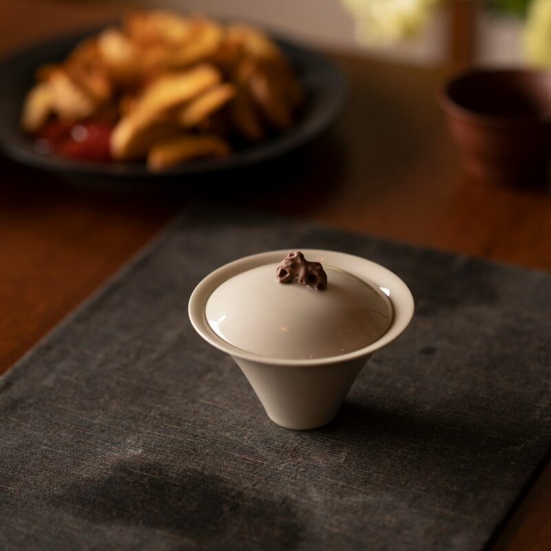 Handmade Porcelain White Duanni Taihu Lake Stone Gaiwan