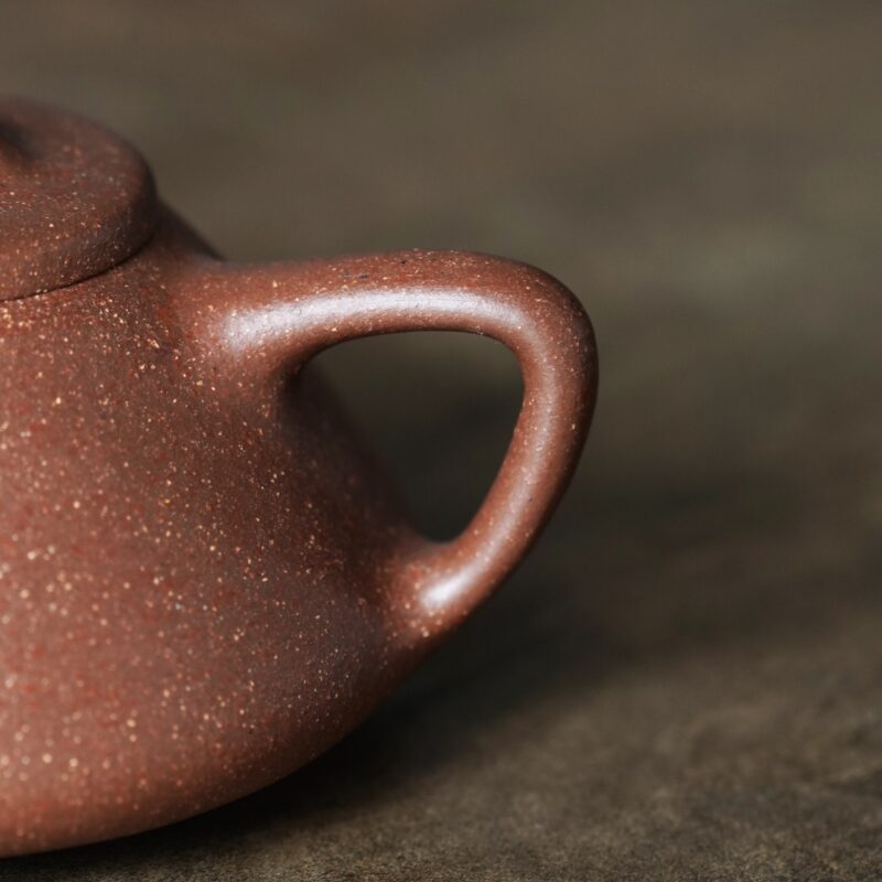 xr:d:DAF_GTBGYSQ:5,j:968695140467468106,t:24031009 Jiang Po Ni Zi Ye Shi Piao 150ml Yixing Teapot