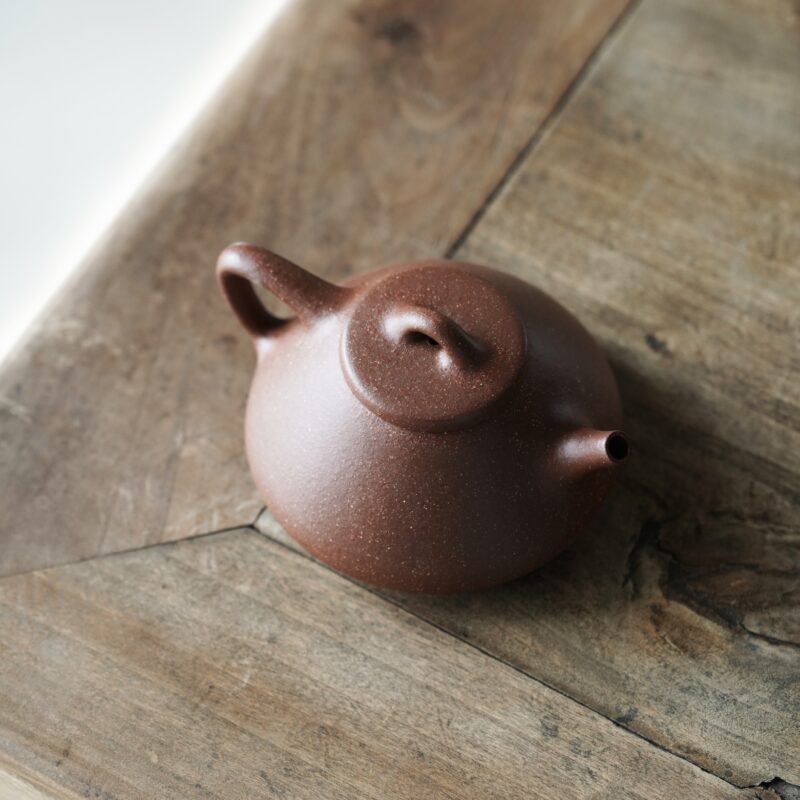 xr:d:DAF_GTBGYSQ:5,j:968695140467468106,t:24031009 Jiang Po Ni Zi Ye Shi Piao 150ml Yixing Teapot