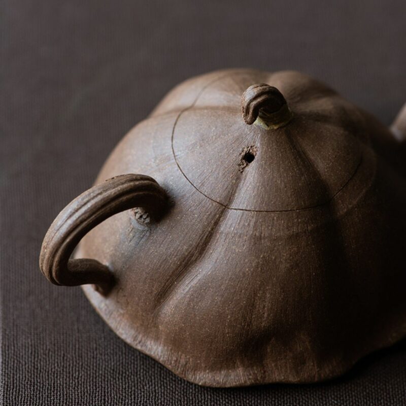 Duanni Lotus Pod 110ml Yixing Teapot