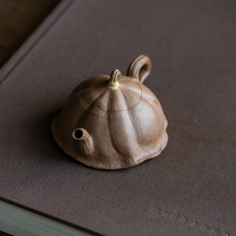 Duanni Lotus Pod 110ml Yixing Teapot