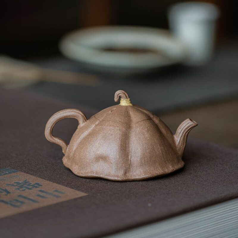Duanni Lotus Pod 110ml Yixing Teapot