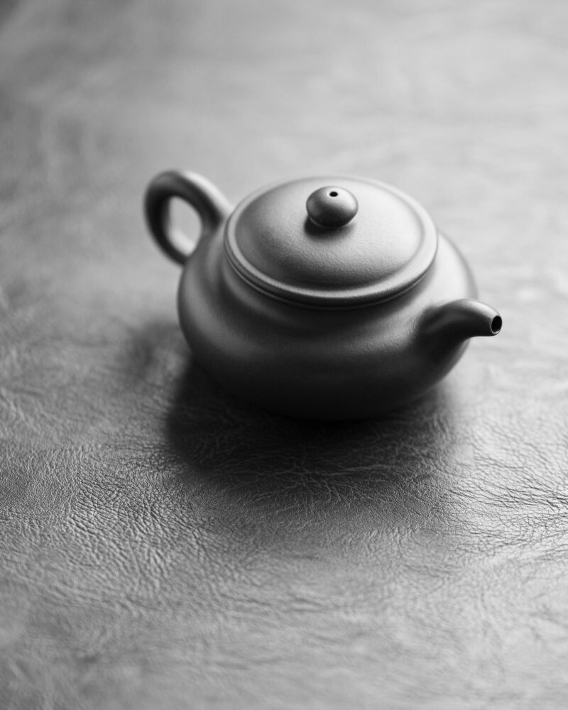 Fang Gu Hei Xin Tu Zini 160ml Yixing Teapot