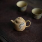 Hand-painted  Golden Duanni Yi Gong 130ml Yixing Teapot