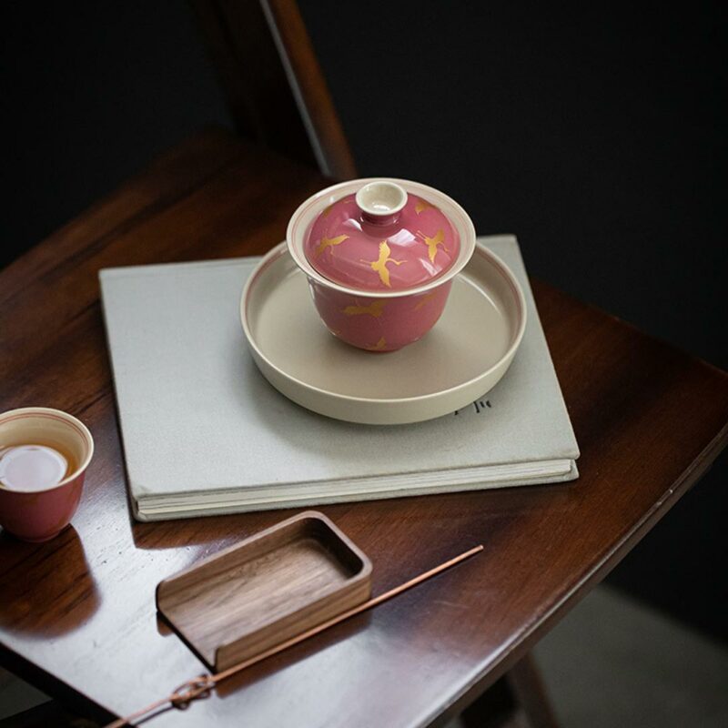 439-10 Gilt Painting Ceramic Crane Pattern Red Glaze 150ml Gaiwan