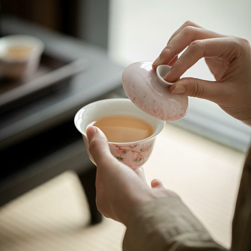 451-3 Hand painted Ceramic Sakura 140ml Gaiwan