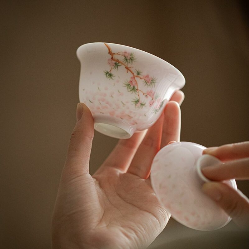 451-5 Hand painted Ceramic Sakura 140ml Gaiwan