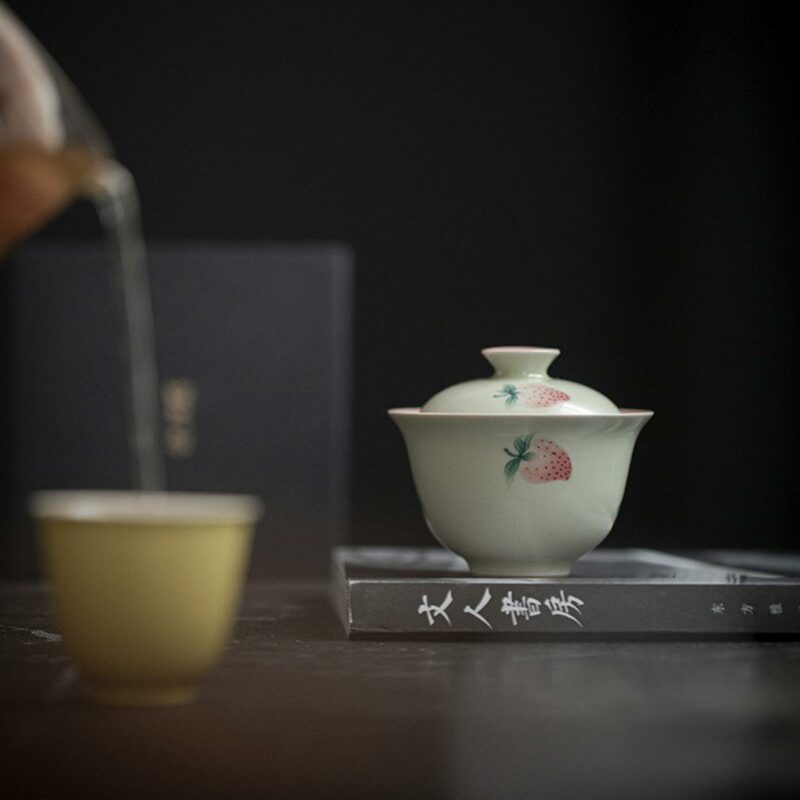 Hand painted Ceramic Strawberry 120ml Gaiwan