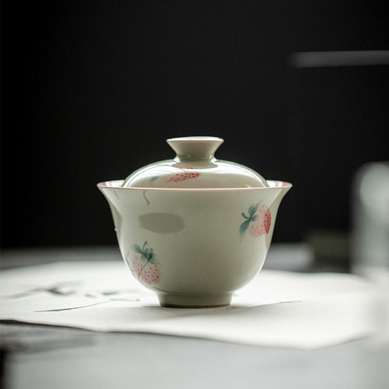 Hand painted Ceramic Strawberry 120ml Gaiwan