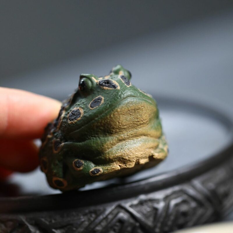 Handmade Zisha Yixing Clay Horned Frog Tea Pet (2) Handmade Zisha Yixing Clay Horned Frog Tea Pet