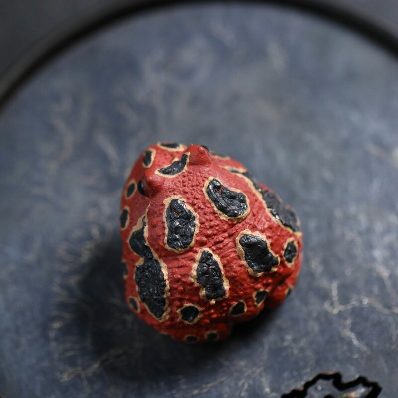 Handmade Zisha Yixing Clay Horned Frog Tea Pet (8) Handmade Zisha Yixing Clay Horned Frog Tea Pet