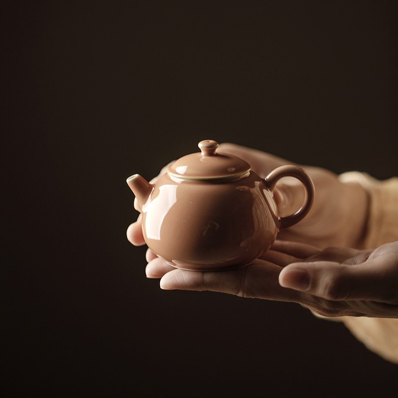 elegant-ceramic-grapefruit-red-glaze-125ml-teapot-1