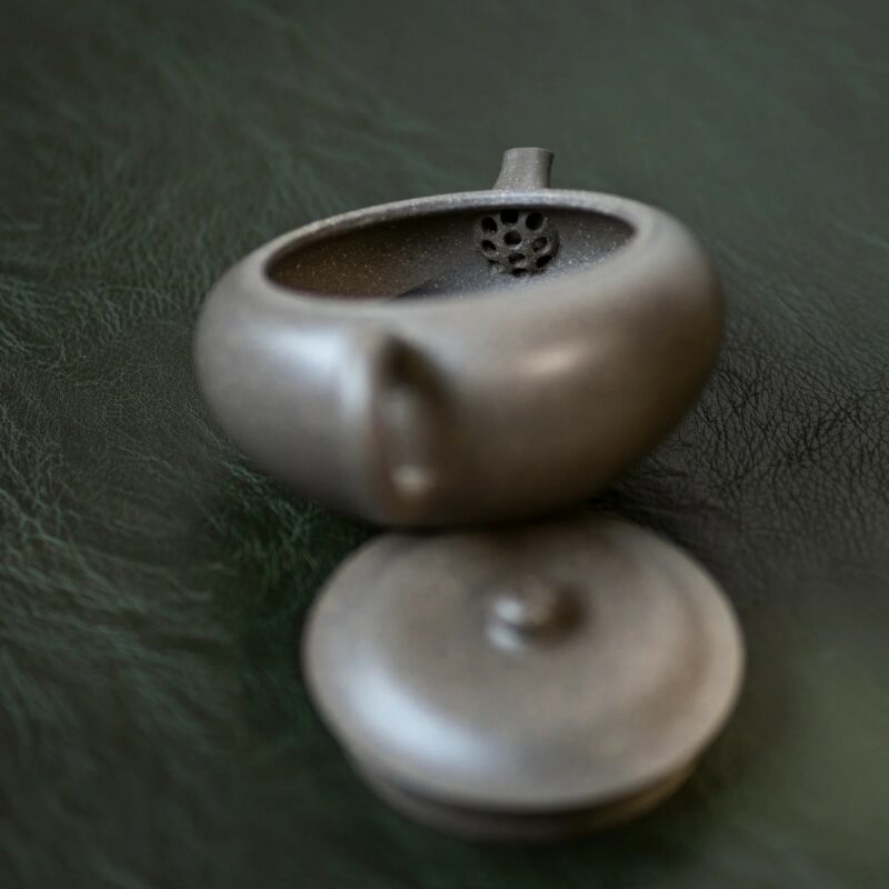 half-handmade-qing-hui-duanni-bo-pot-160ml-yixing-teapot-10