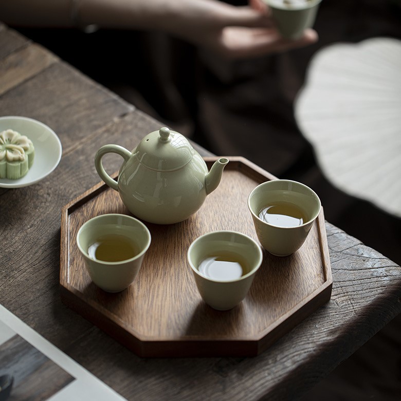 Simple Chic Ceramic Pear Shape 135ml Teapot Simple Chic Ceramic Pear Shape 135ml Teapot