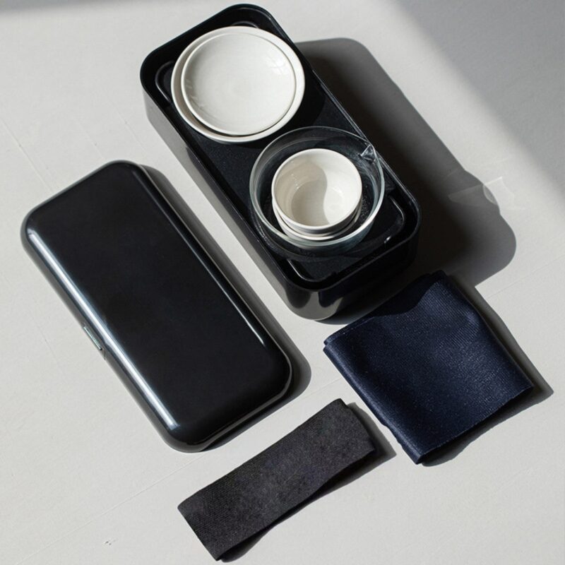xr:d:DAF_YADVSvY:6,j:9077426576716577555,t:24031308 Portable Ceramic Tea Gentleman Tea Set