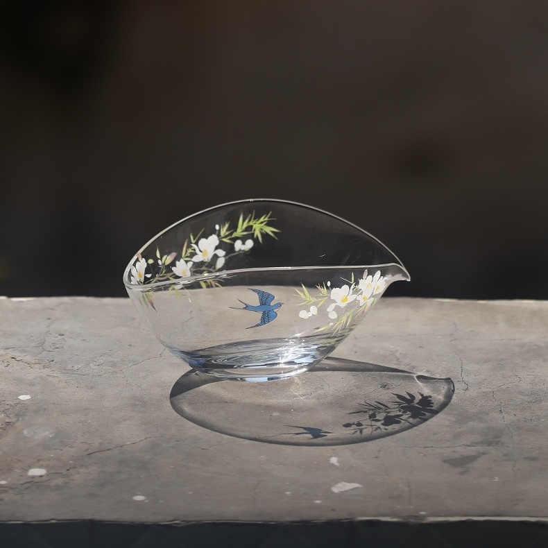 Elegant Glass Painting Boat Shape 180ml Fair Cup Gong Dao Bei