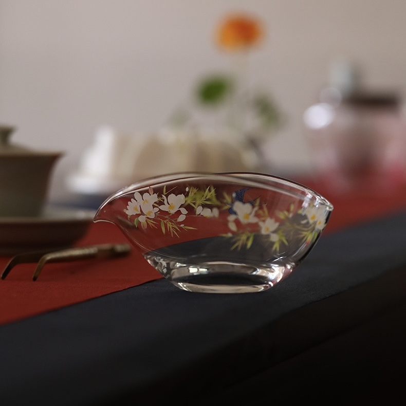 Elegant Glass Painting Boat Shape 180ml Fair Cup Gong Dao Bei