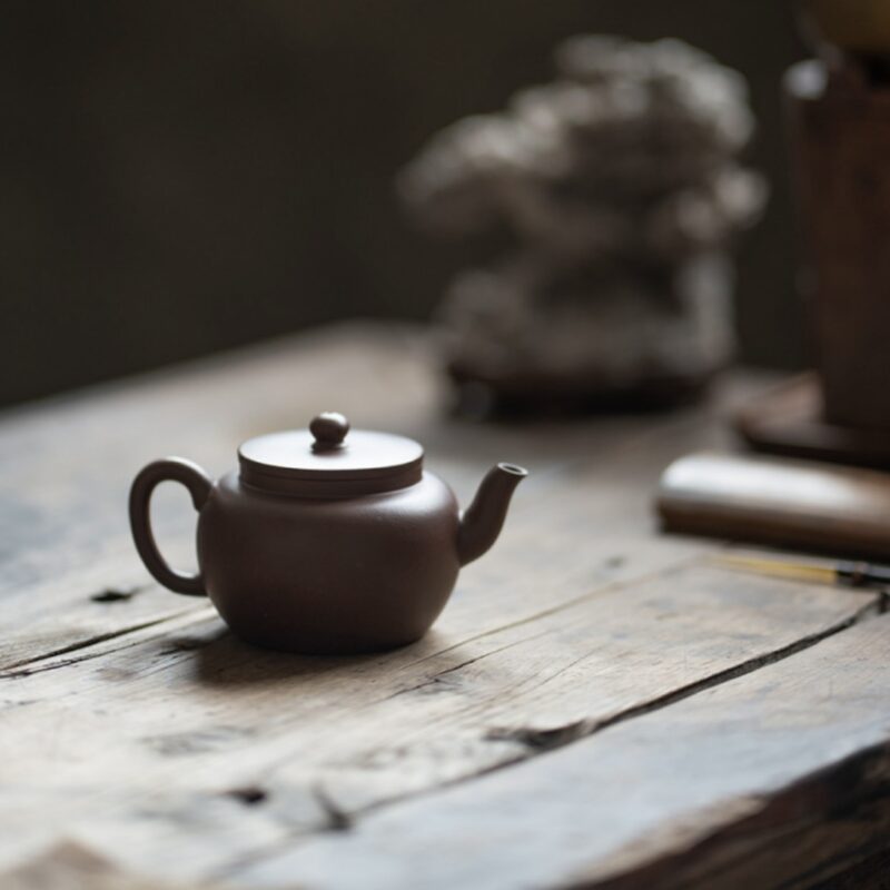 Aged Zini Flat Lid Lian Zi 170ml Yixing Teapot