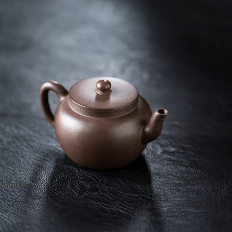 Aged Zini Flat Lid Lian Zi 170ml Yixing Teapot