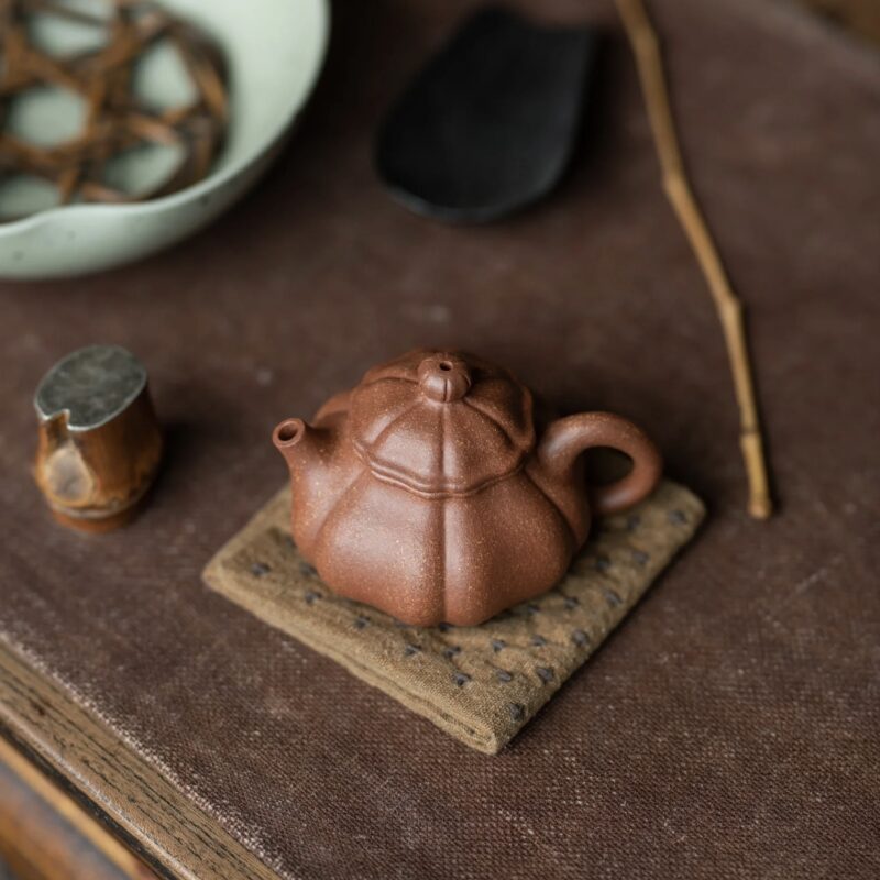 Jiang Po Ni Ribbed Rong Tian 100ml Yixing Teapot