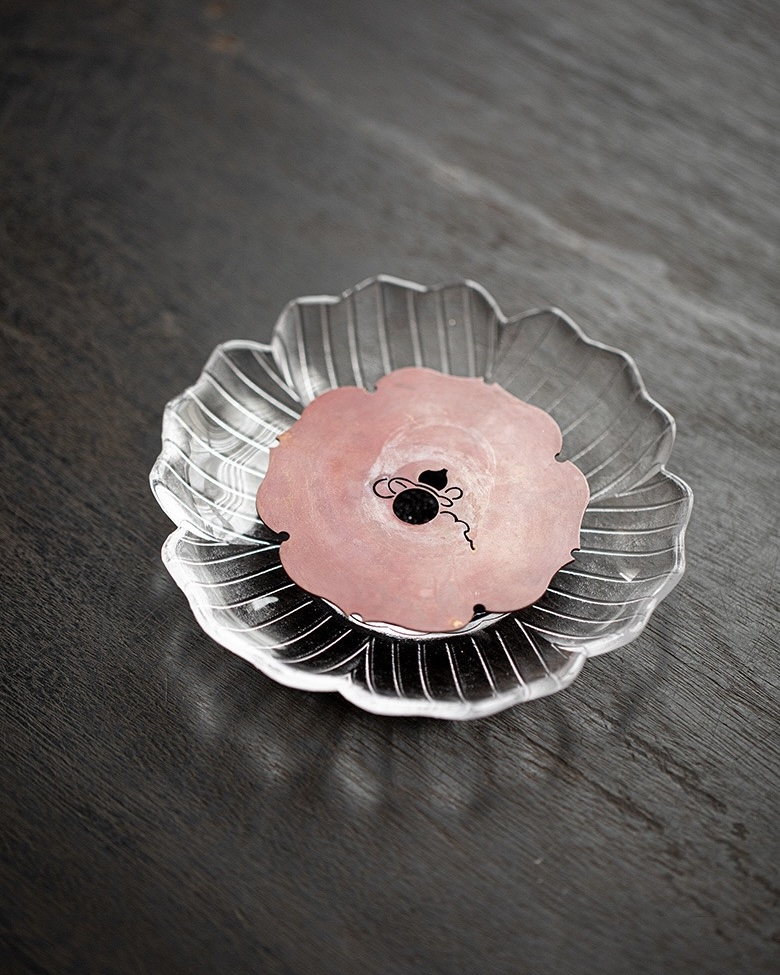 628-9 Elegant Glass Tea Boat With Vintage Copper Stand