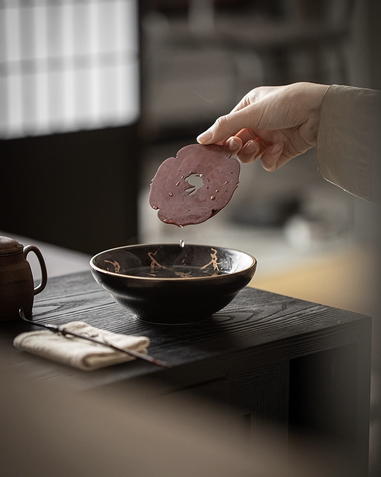 629-8 Vintage Ceramic Black Glaze Tea Boat With Copper Stand