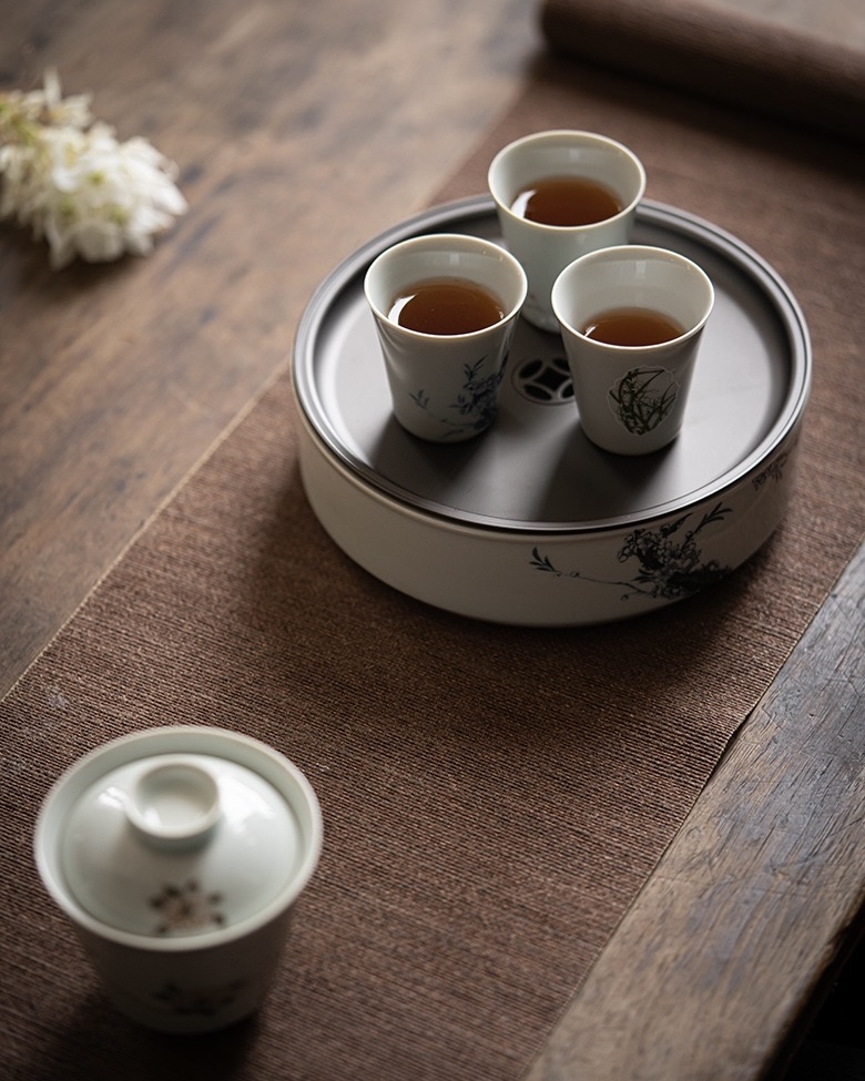 633-1 Vintage Ceramic Blue and White Plum Tea Boat