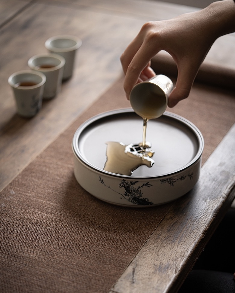 633-2 Vintage Ceramic Blue and White Plum Tea Boat