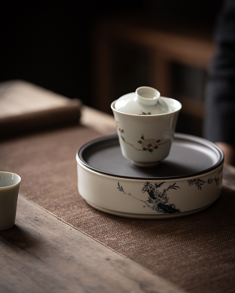 633-3 Vintage Ceramic Blue and White Plum Tea Boat