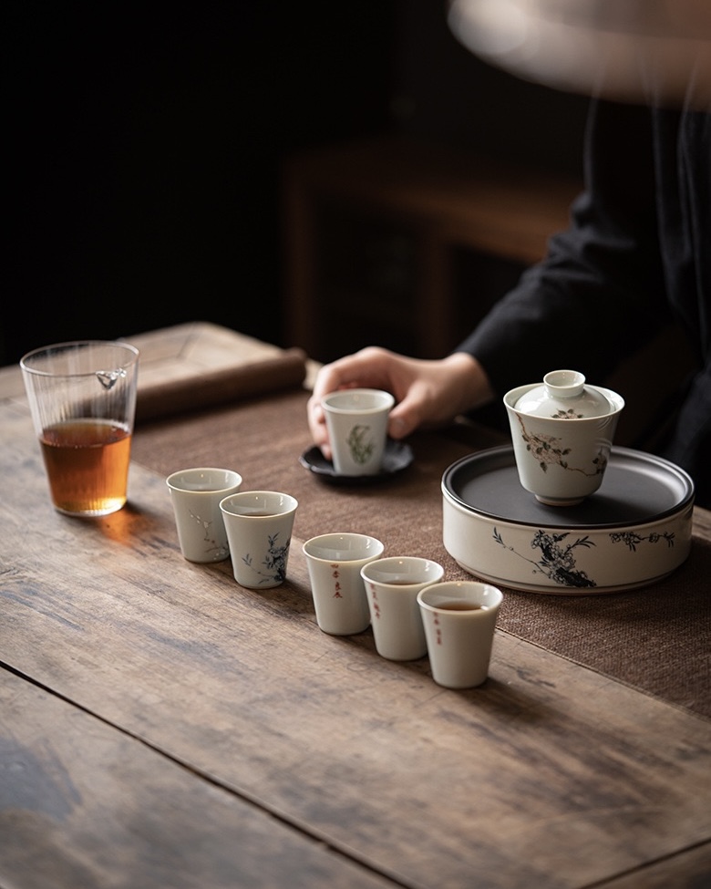 633-4 Vintage Ceramic Blue and White Plum Tea Boat