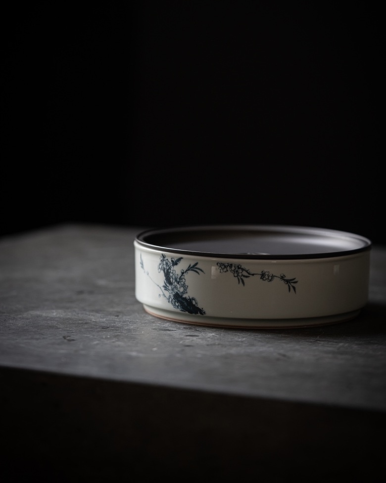 633-6 Vintage Ceramic Blue and White Plum Tea Boat