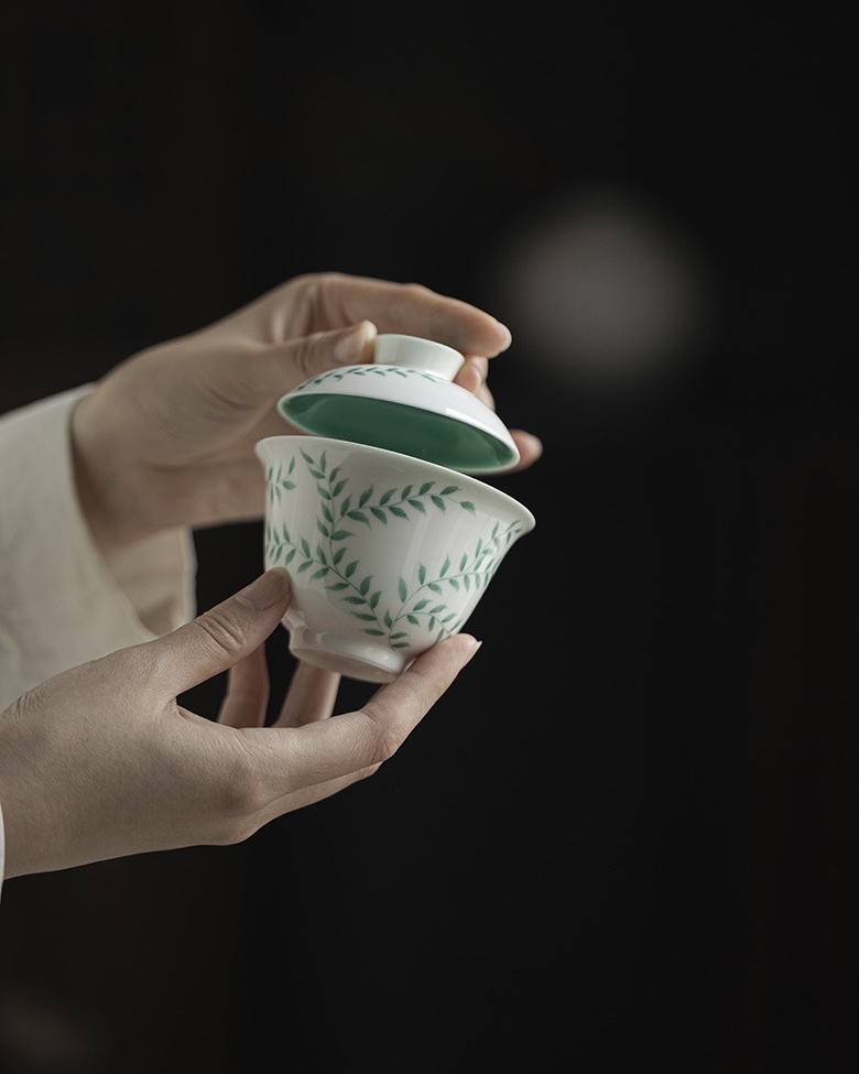 Emerald Green Ceramic Vine 125ml Gaiwan