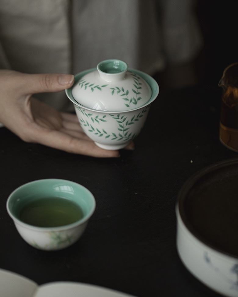 Emerald Green Ceramic Vine 125ml Gaiwan