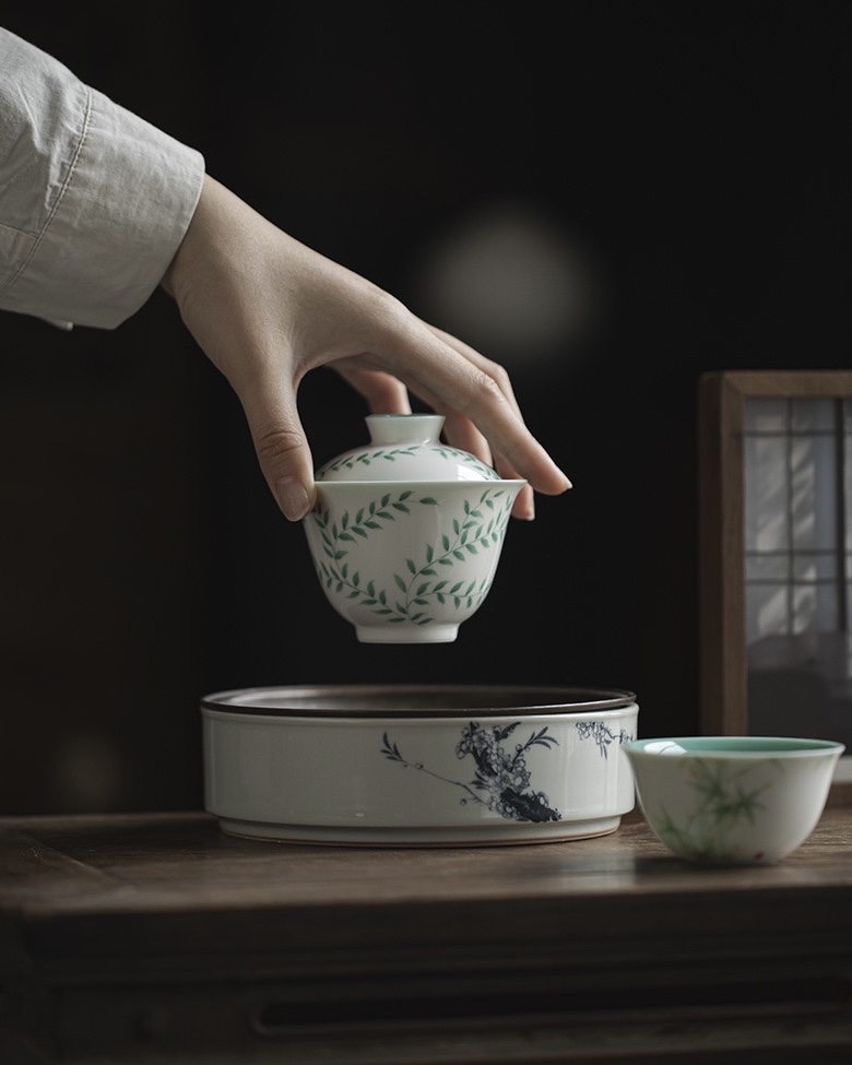 Emerald Green Ceramic Vine 125ml Gaiwan