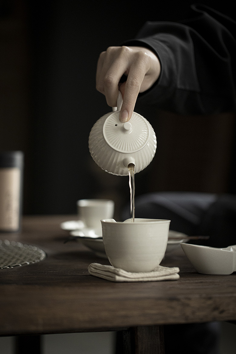 650-3 Grey Glaze Ceramic Pi Qiu 150ml Teapot