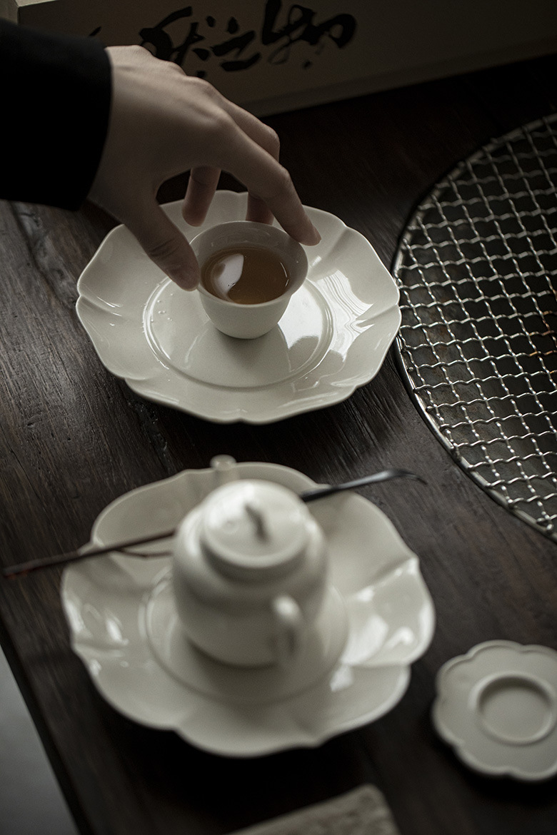 651-3 Grey Glaze Ceramic Flower Petal Tea Boat