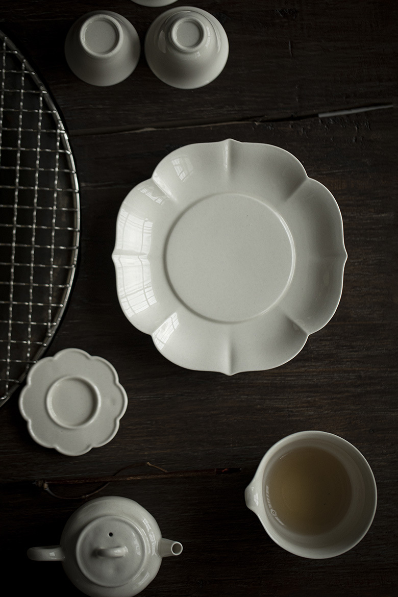 651-4 Grey Glaze Ceramic Flower Petal Tea Boat